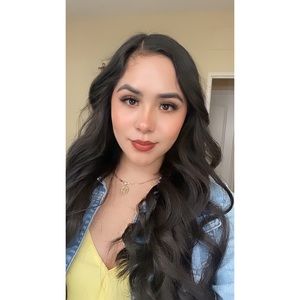 Meet your Posher, Alejandra